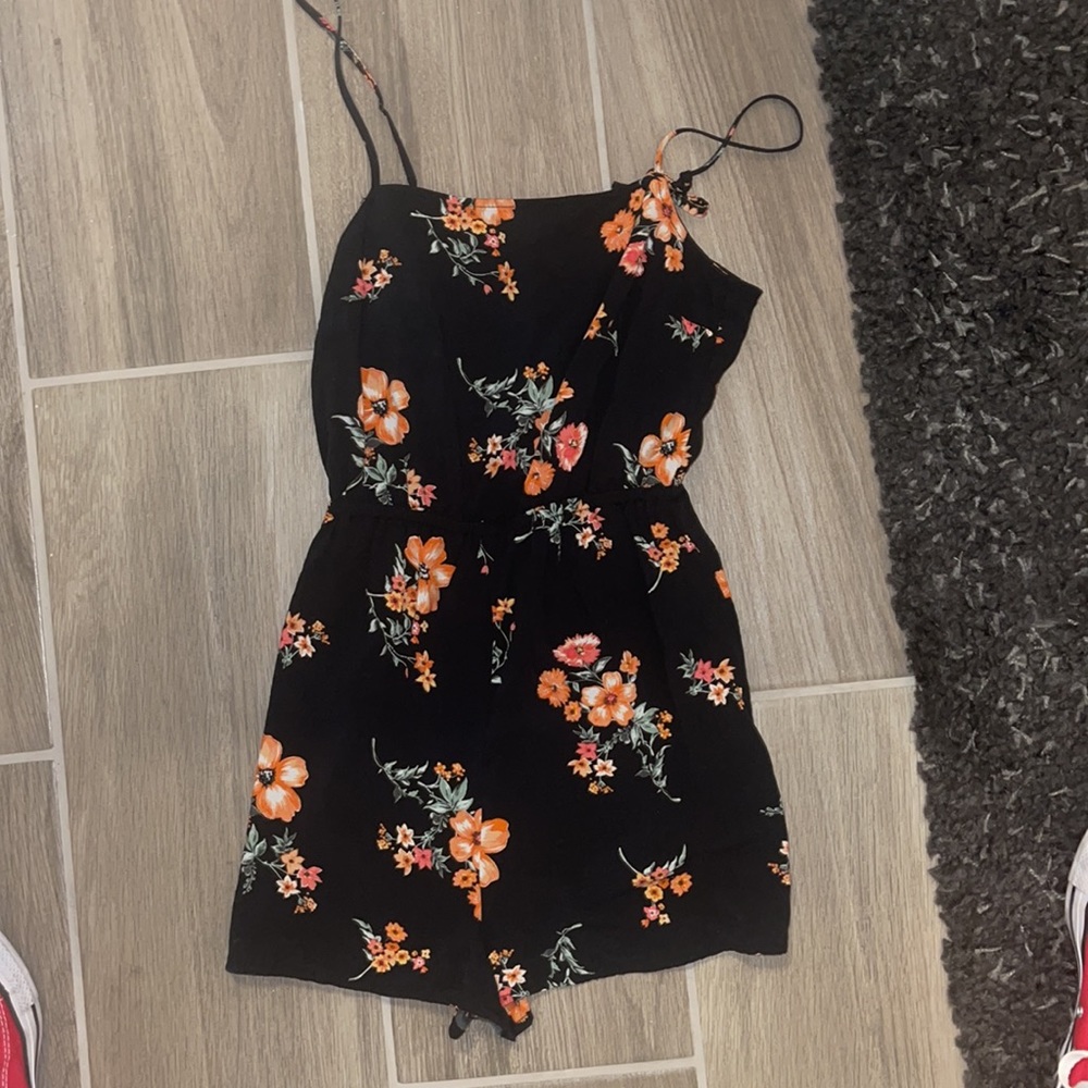 H&M romper - Picture 3 of 4